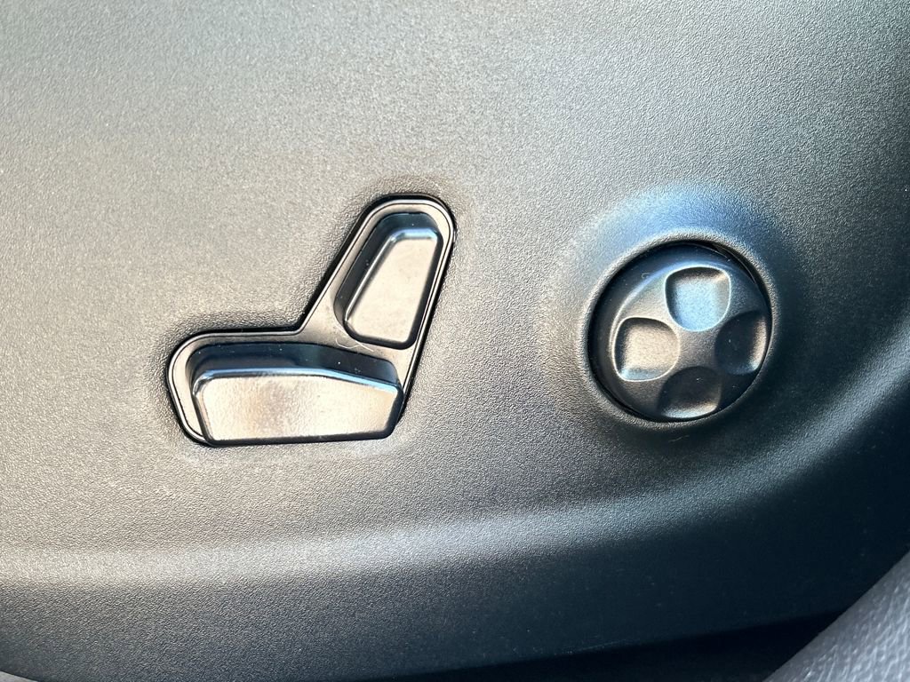 Used 2019 Jeep Cherokee Trailhawk w/ Comfort/Convenience Group image 18