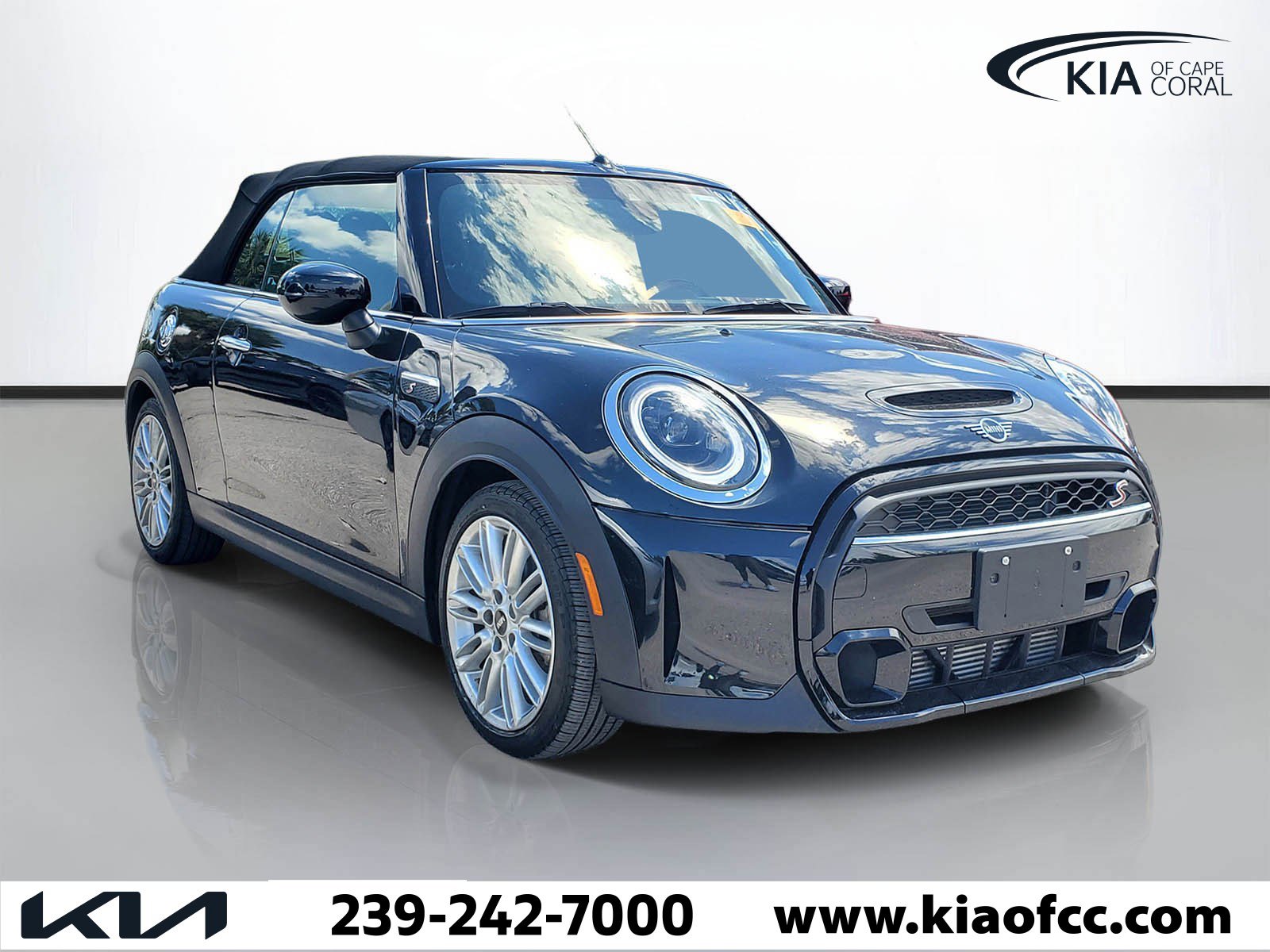 Used 2024 MINI Cooper S image 1