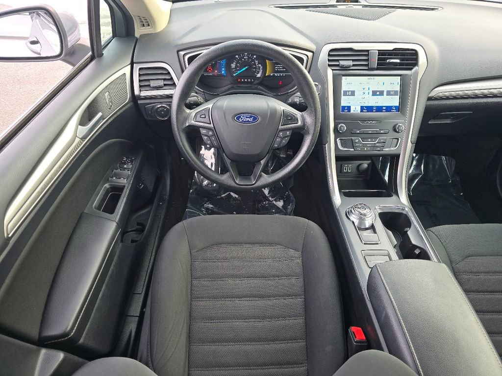 Used 2020 Ford Fusion SE image 21