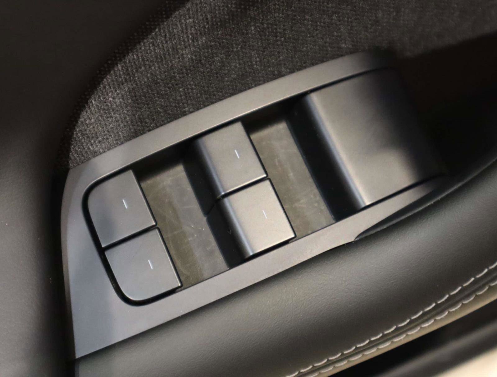 Used 2021 Tesla Model S Plaid image 25
