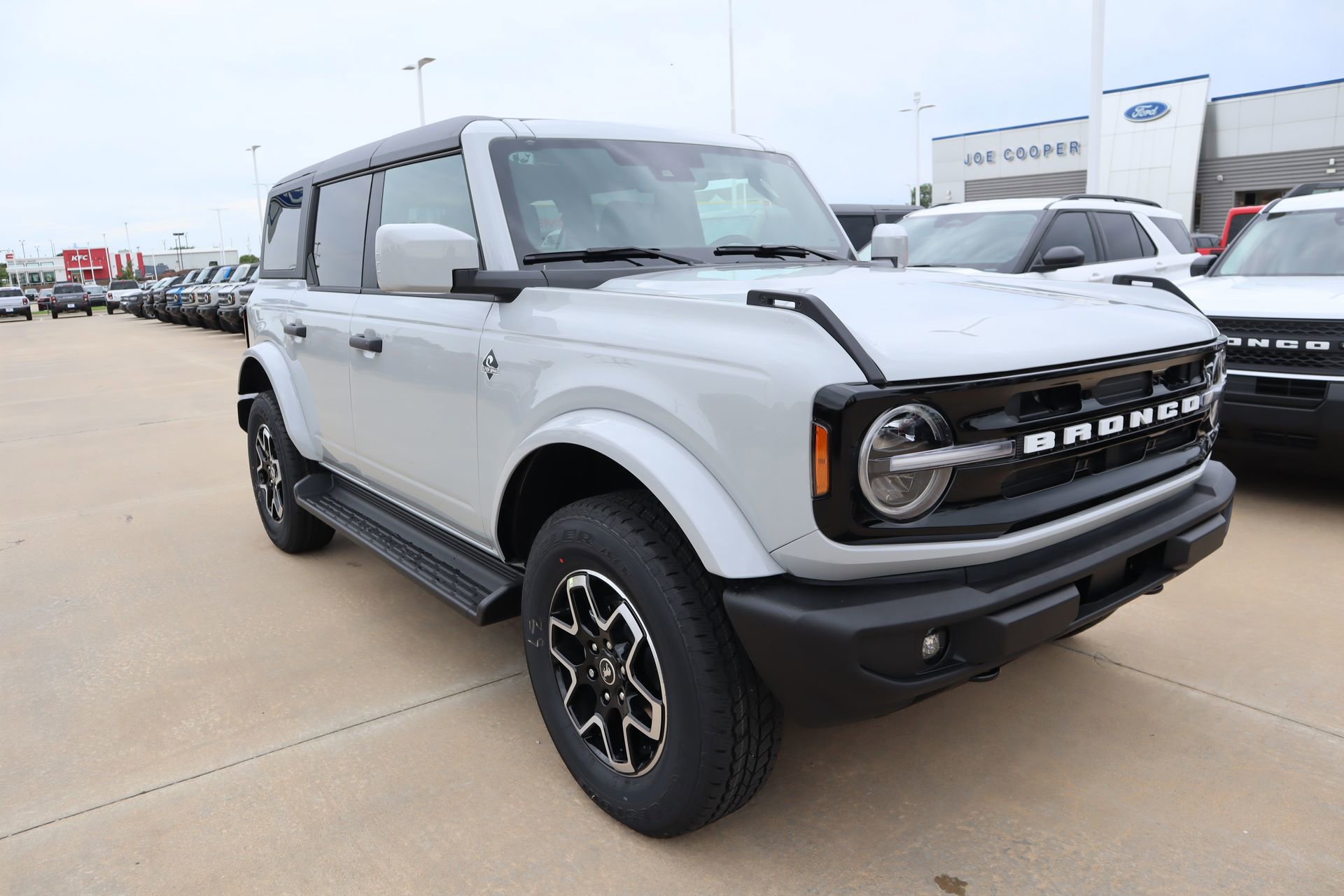 New 2026 Ford Bronco Outer Banks