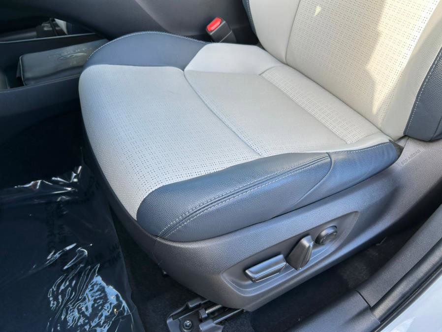 Used 2023 Subaru Solterra AWD image 17