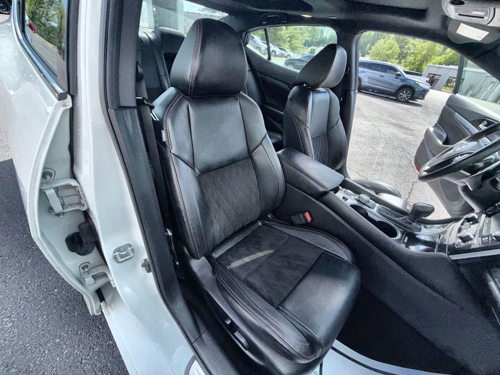 Used 2021 Nissan Maxima SR w/ Sport Mat Group FWD image 31