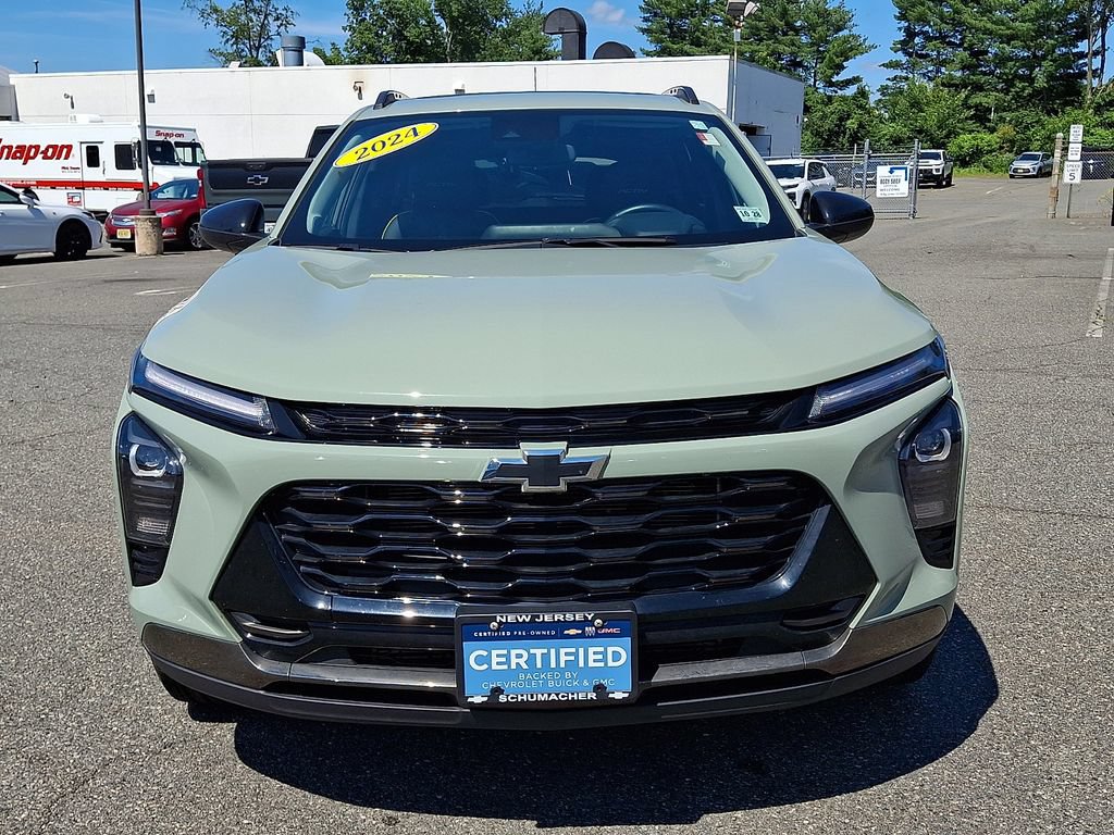 Certified 2024 Chevrolet Trax ACTIV w/ Sunroof Package FWD image 2