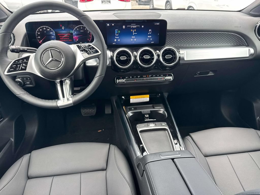 Used 2026 Mercedes-Benz GLB 250 image 8