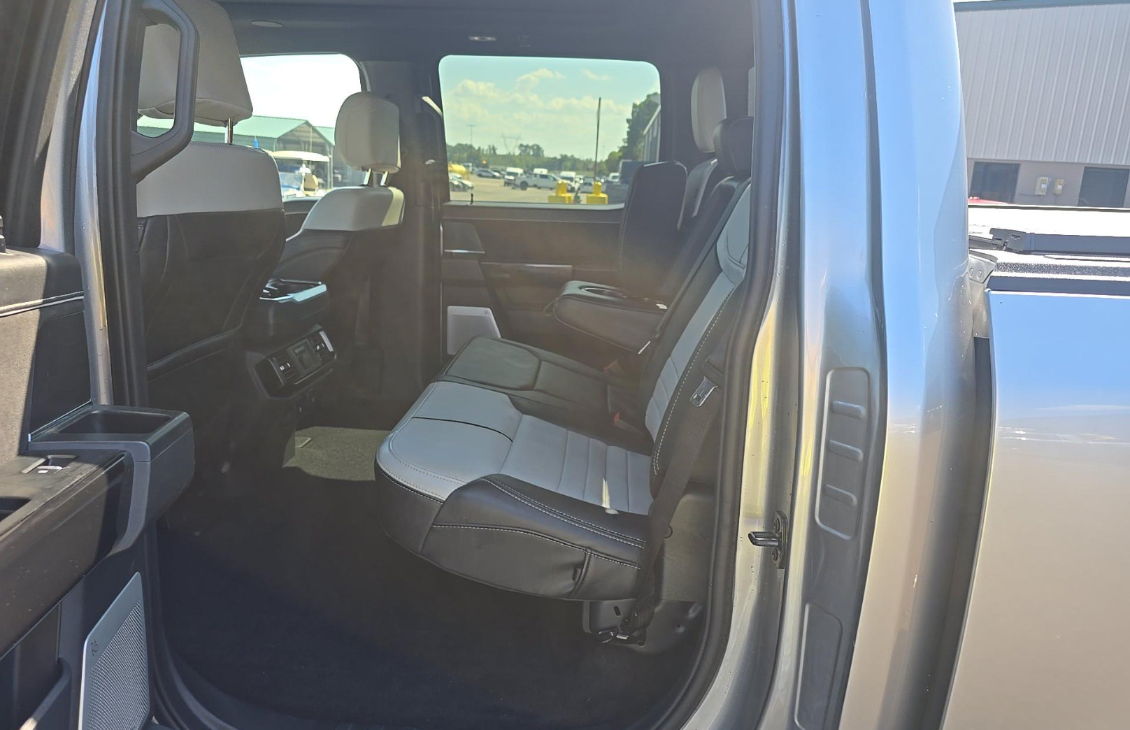 Used 2025 Ford F150 Lightning Platinum AWD/4WD image 8