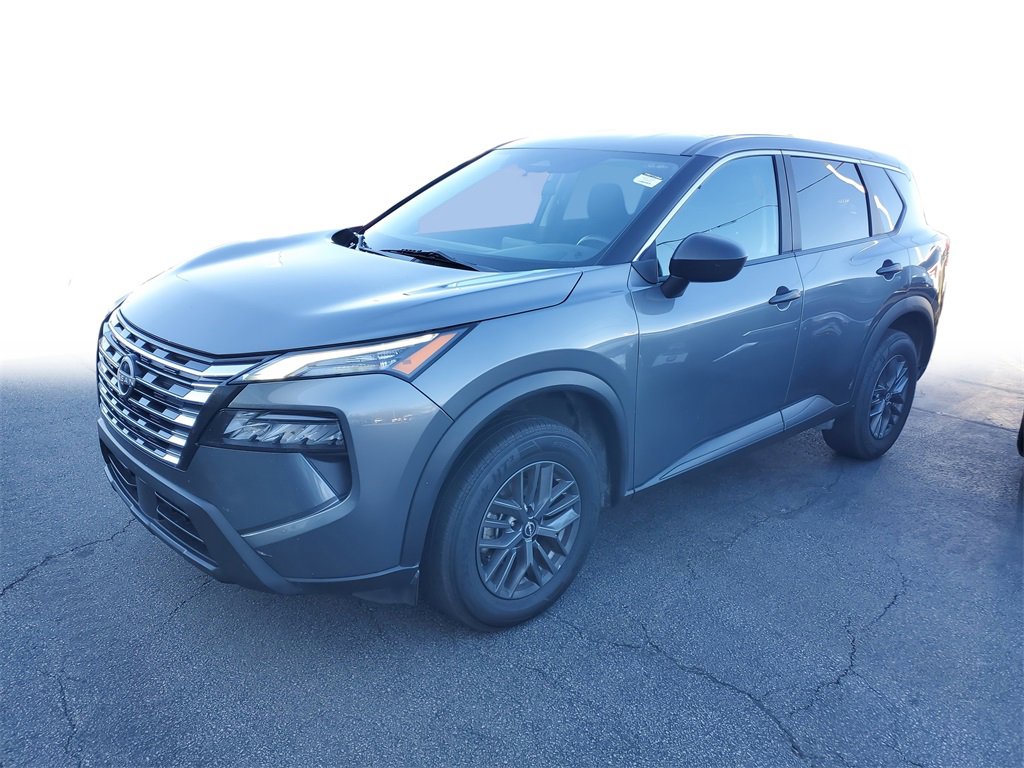 Used 2024 Nissan Rogue S image 3