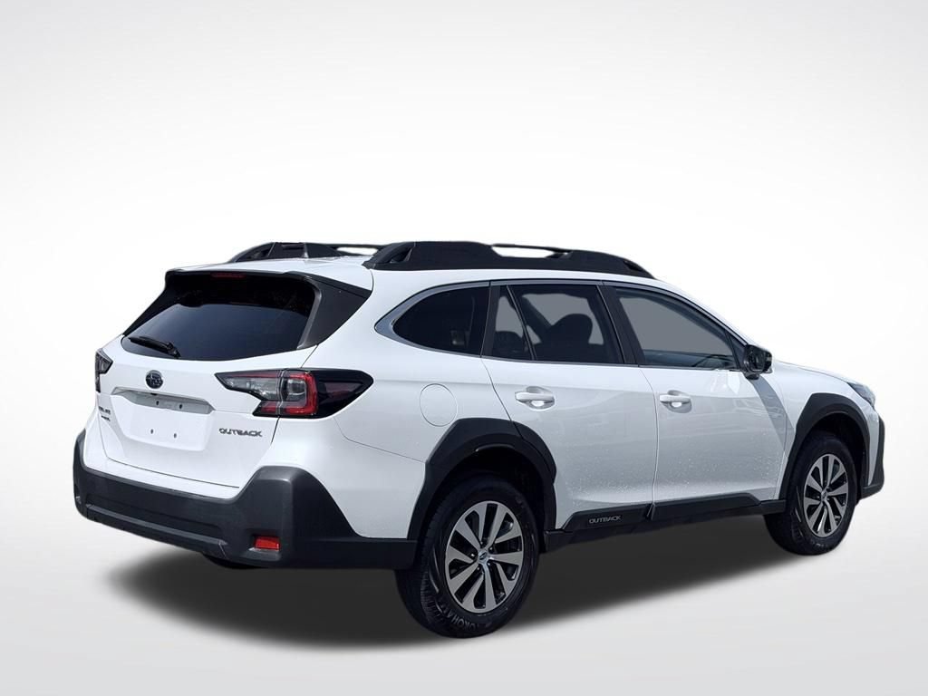 Used 2023 Subaru Outback Premium AWD/4WD image 6