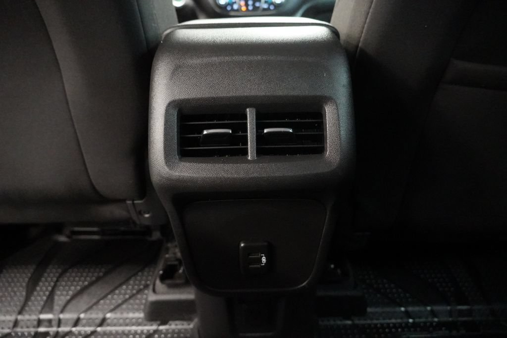 Used 2024 Chevrolet Equinox LT FWD image 31