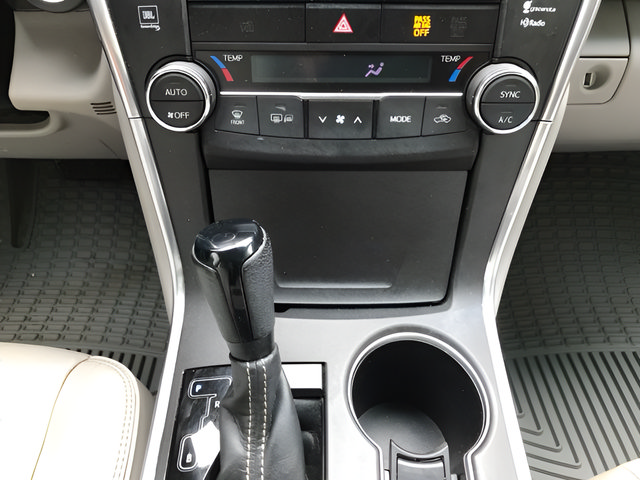 Certified 2017 Toyota Camry XLE FWD image 16