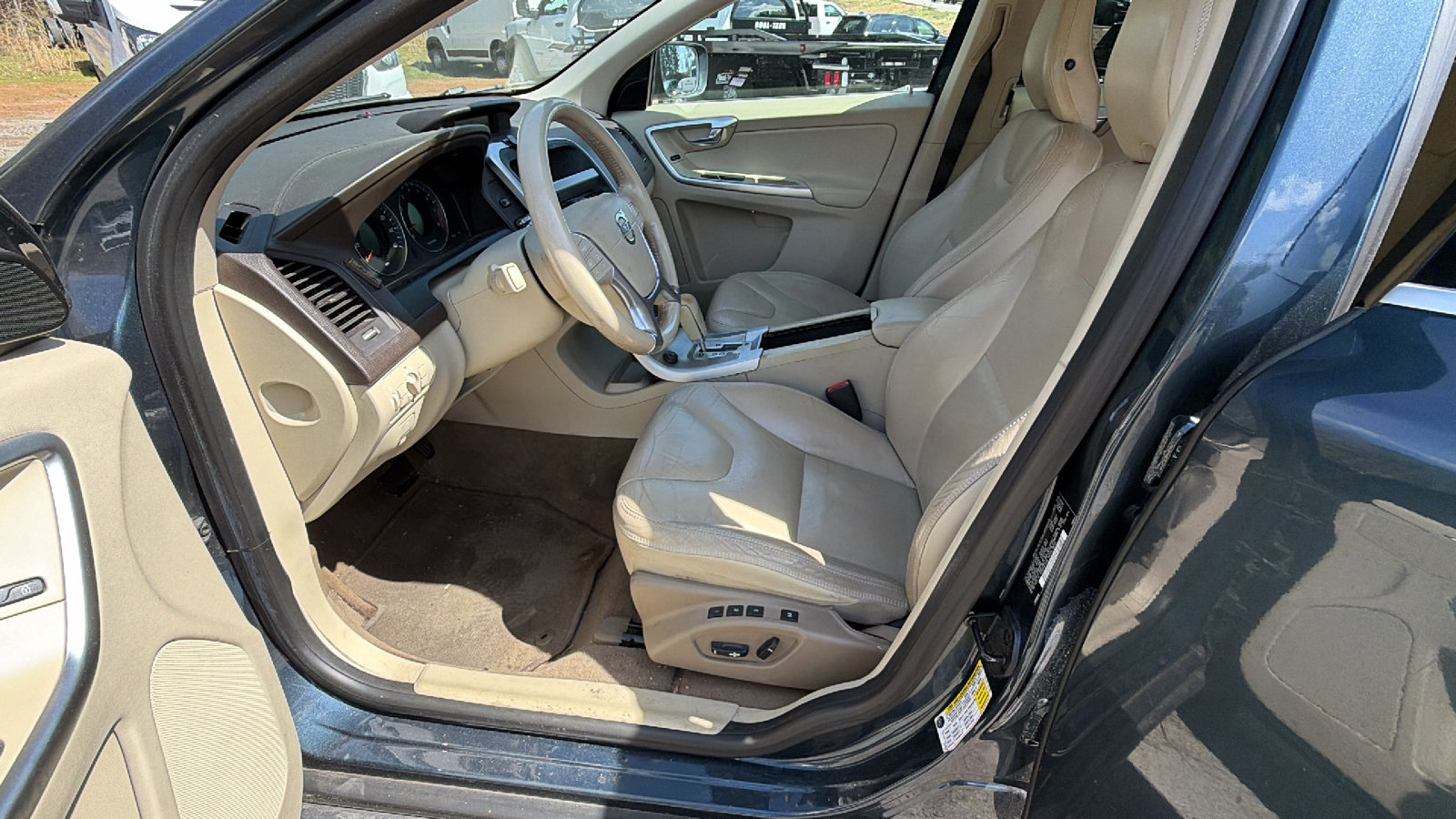 Used 2011 Volvo XC60 3.2 R-Design image 16