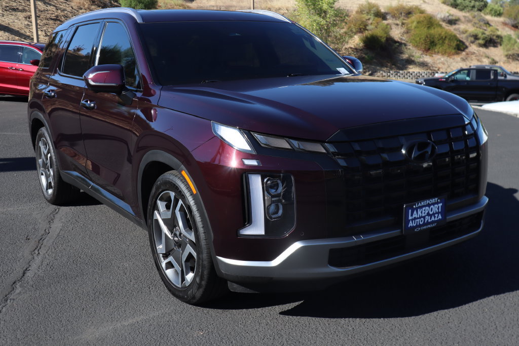 Used 2023 Hyundai Palisade Limited w/ Cargo Package FWD image 3