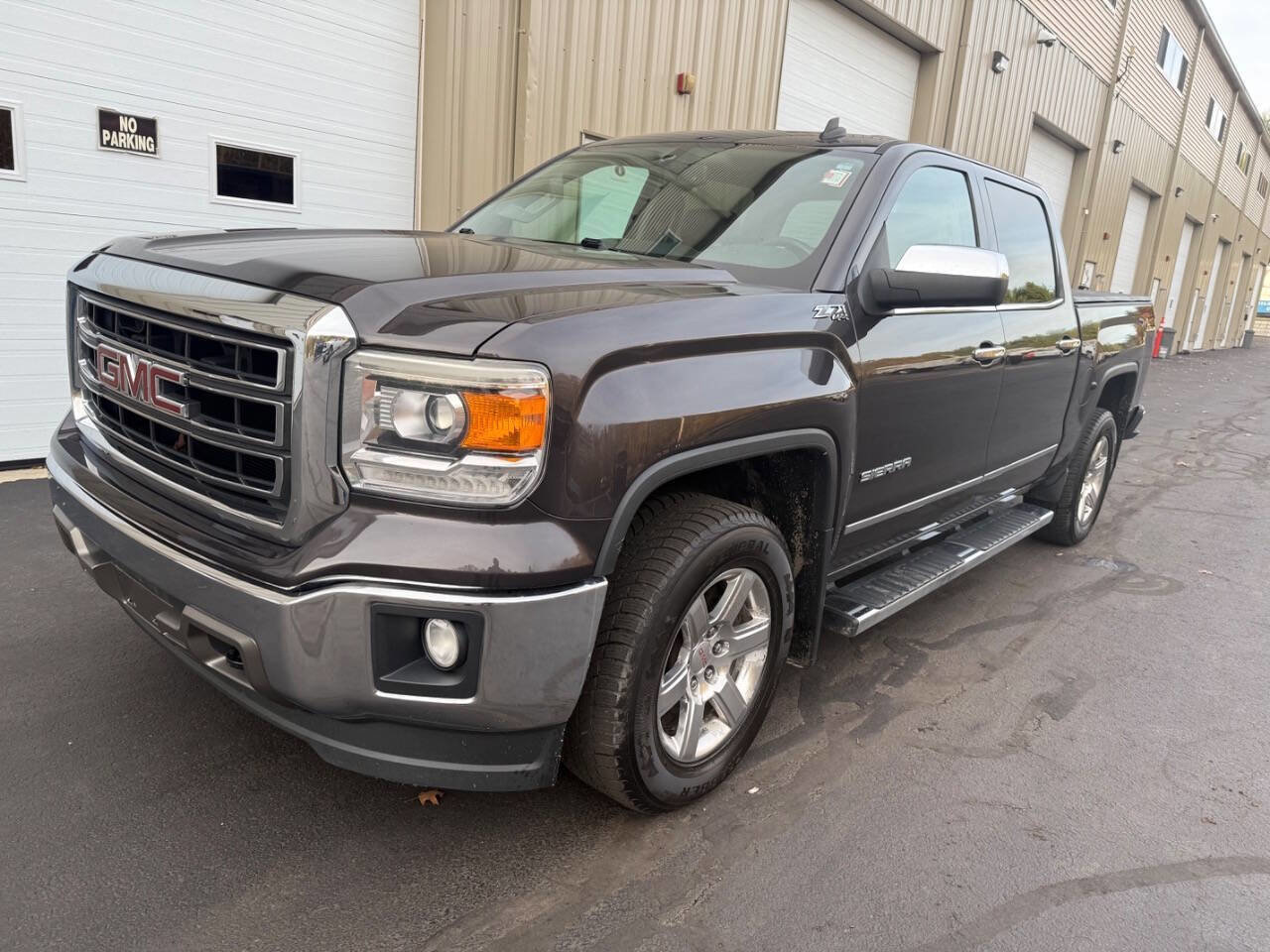 Used 2014 GMC Sierra 1500 SLT w/ Suspension Package, Off-Road image 5