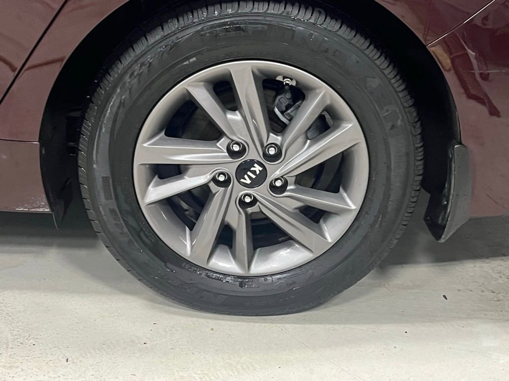 Used 2020 Kia Optima LX image 10