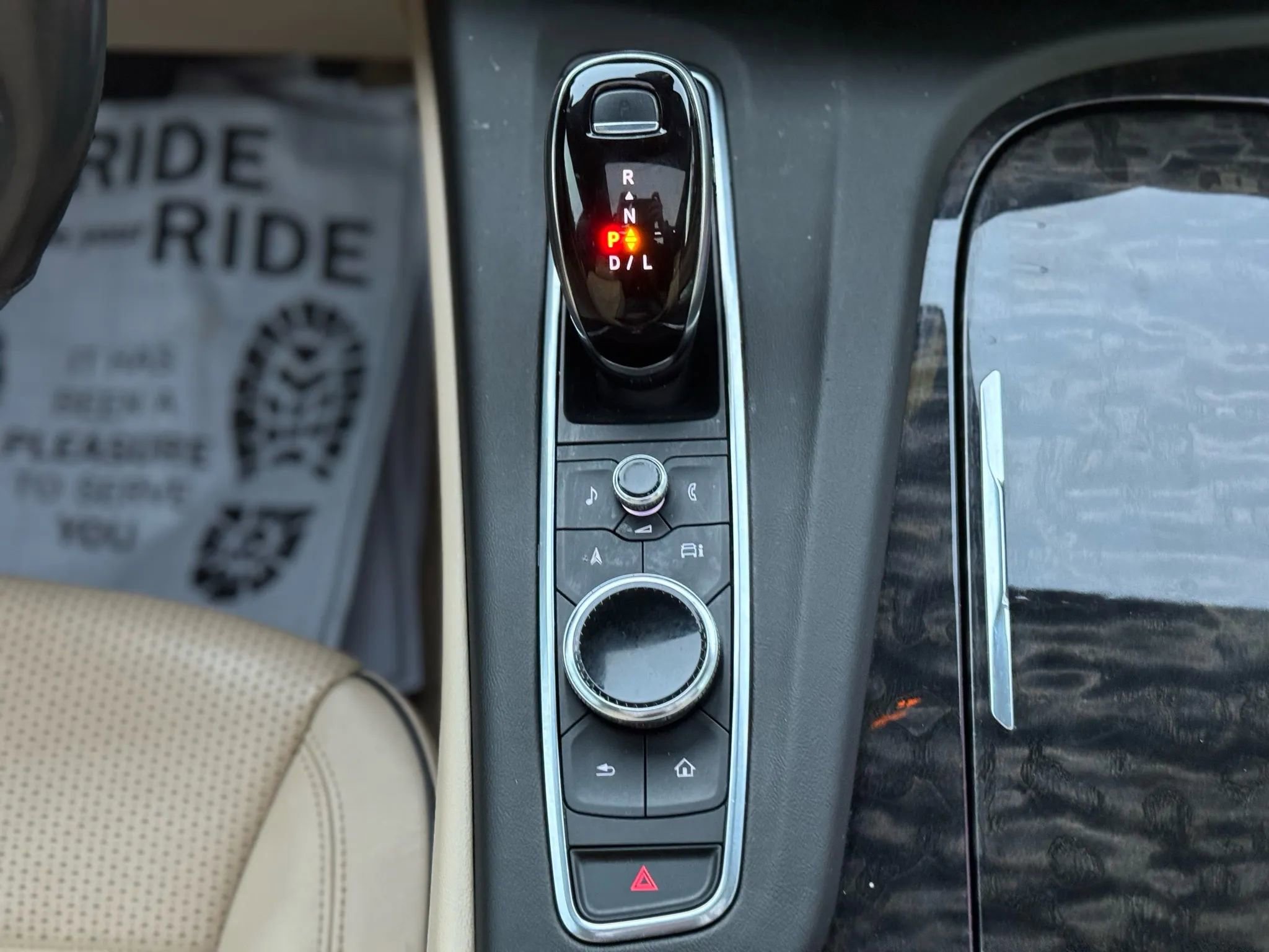 Used 2021 Cadillac Escalade ESV Premium Luxury image 29