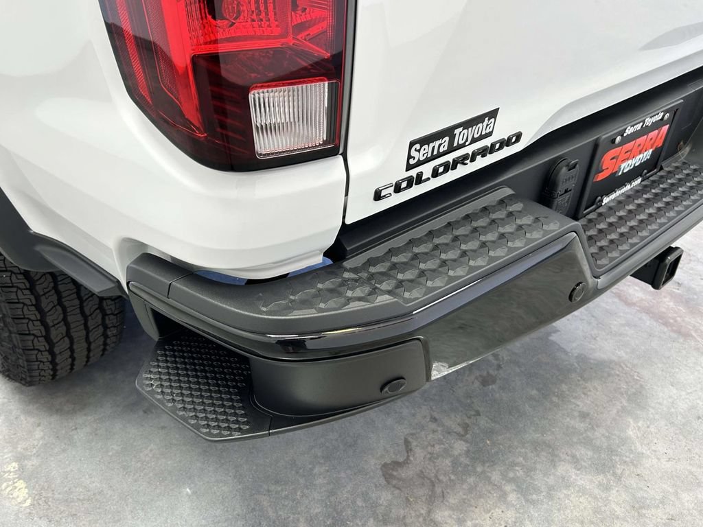 Used 2026 Chevrolet Colorado Trail Boss AWD/4WD image 12