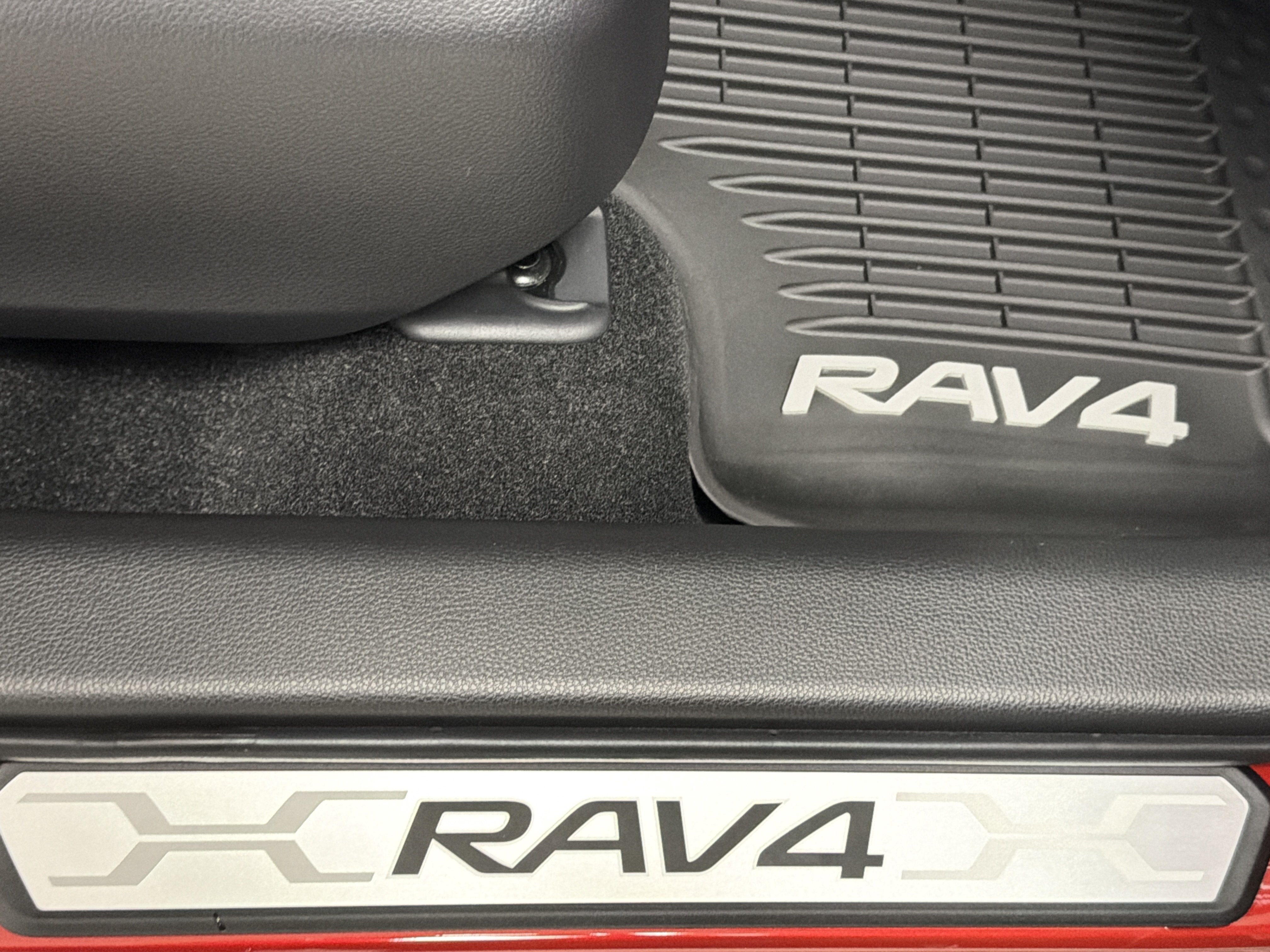 New 2025 Toyota RAV4 XSE w/ Weather Package AWD/4WD image 40