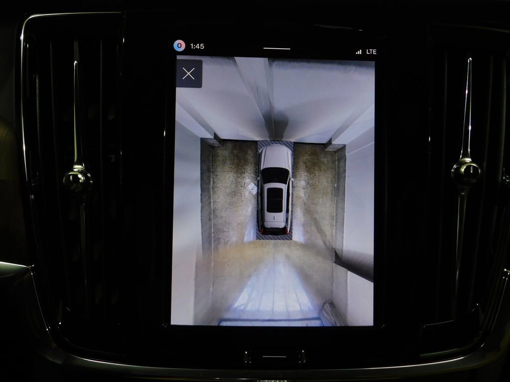 Used 2026 Volvo V90 B6 Cross Country Ultra image 51