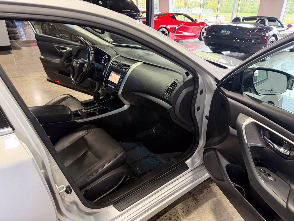 Used 2014 Nissan Altima 2.5 SL w/ Technology Package FWD image 22