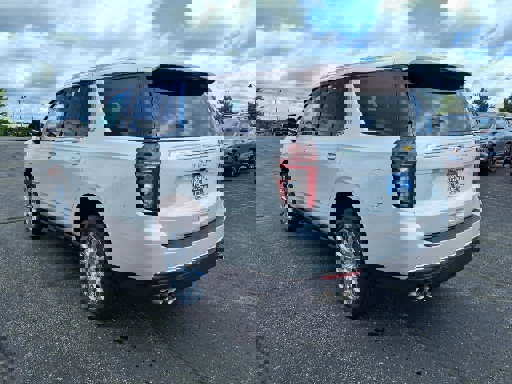 Used 2024 Chevrolet Tahoe High Country w/ Premium Package image 3