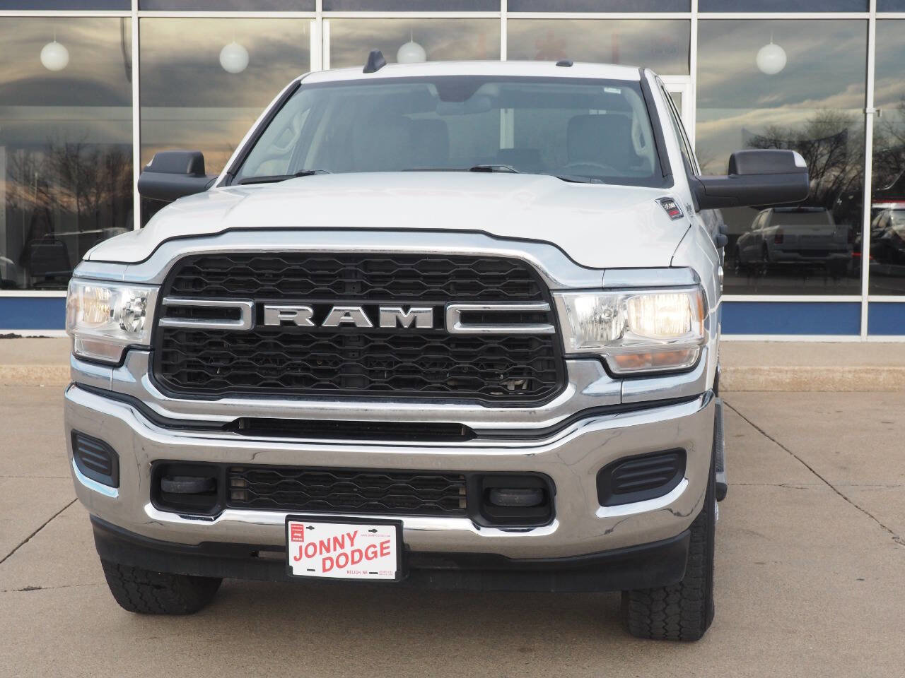 Used 2019 RAM 3500 Tradesman w/ Chrome Appearance Group image 3
