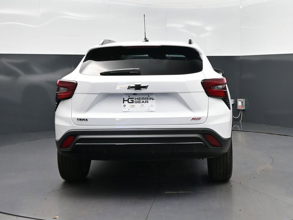New 2026 Chevrolet Trax RS w/ Sunroof Package FWD image 6