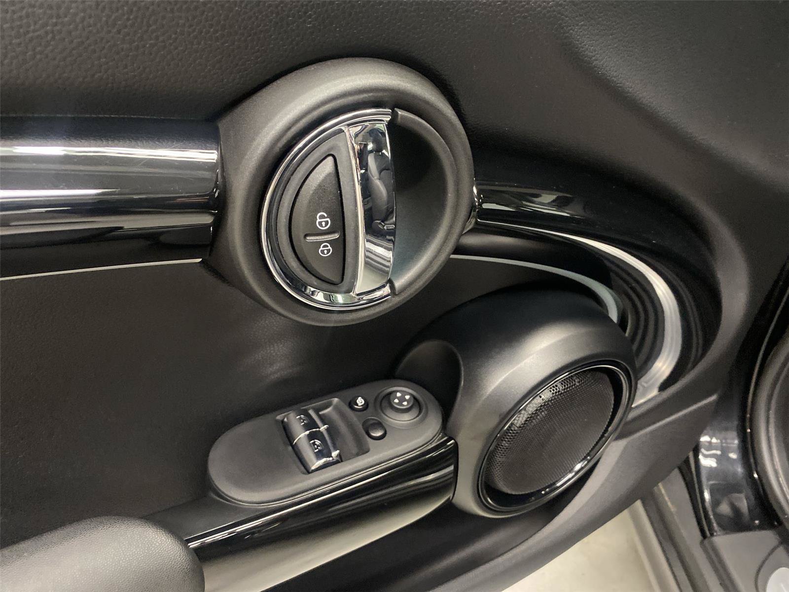 Certified 2024 MINI Cooper SE FWD image 19