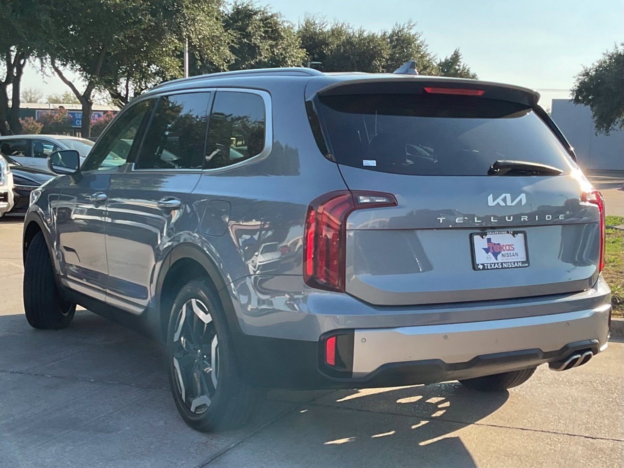 Used 2025 Kia Telluride S FWD image 6