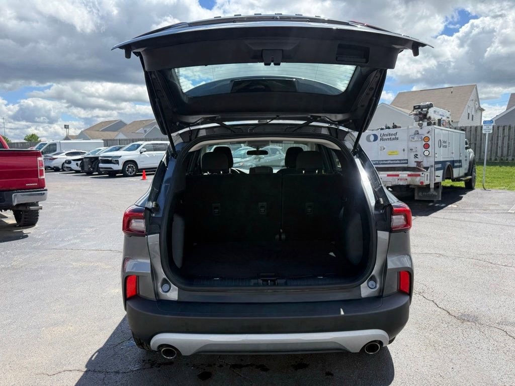 Used 2023 Ford Escape AWD image 33