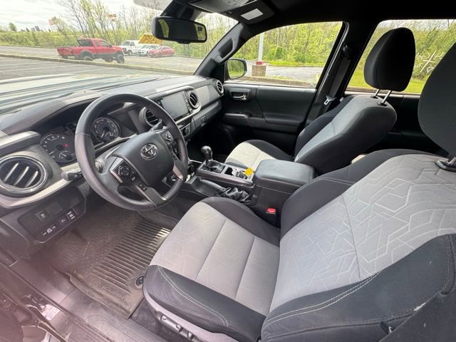 Used 2021 Toyota Tacoma TRD Sport image 11