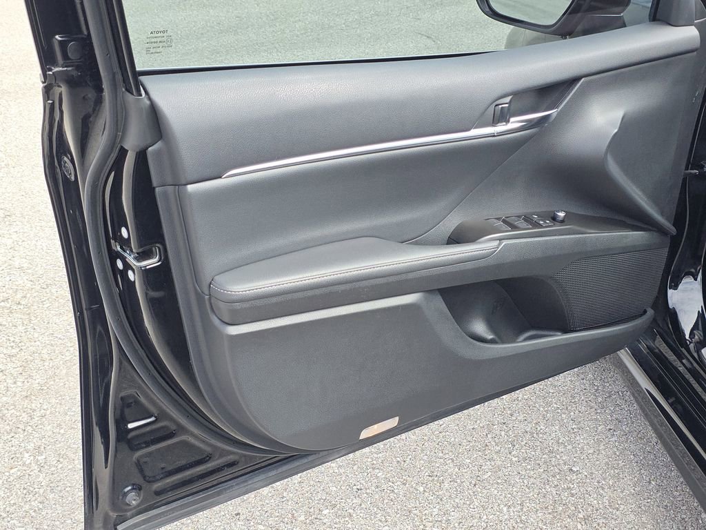 Used 2024 Toyota Camry XSE w/ Cold Weather Package image 18