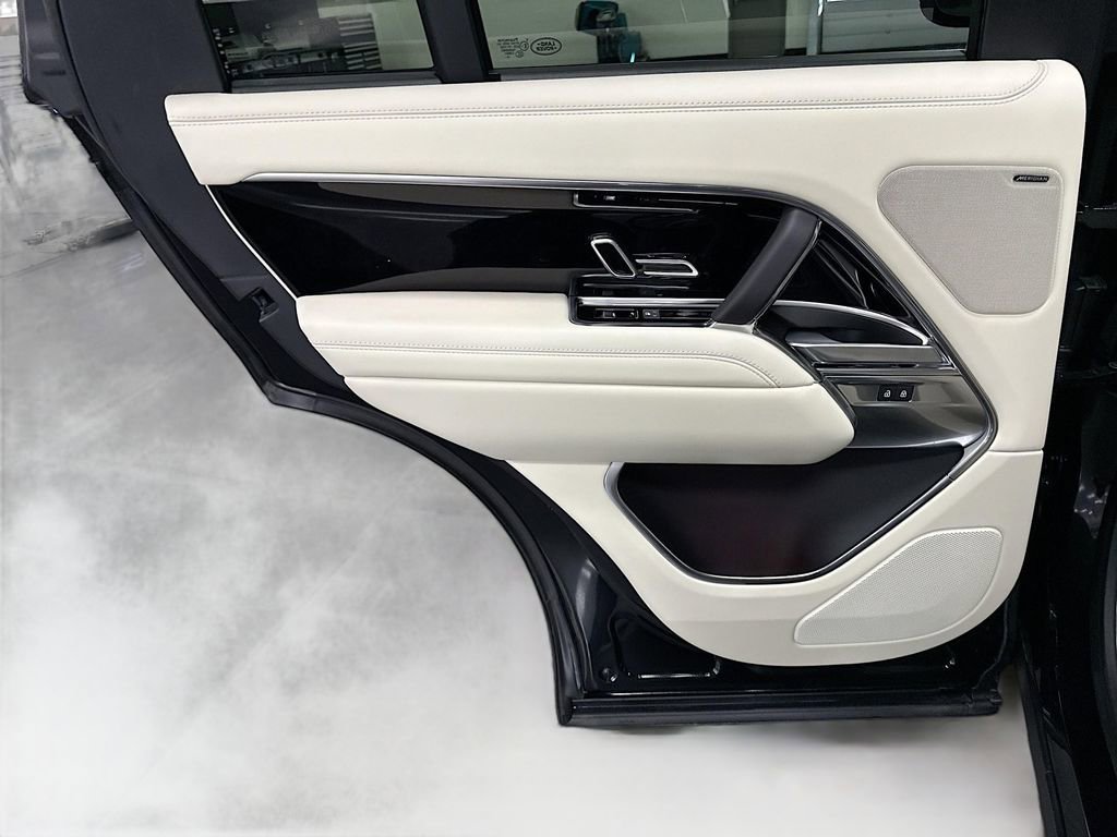 New 2026 Land Rover Range Rover SE image 25