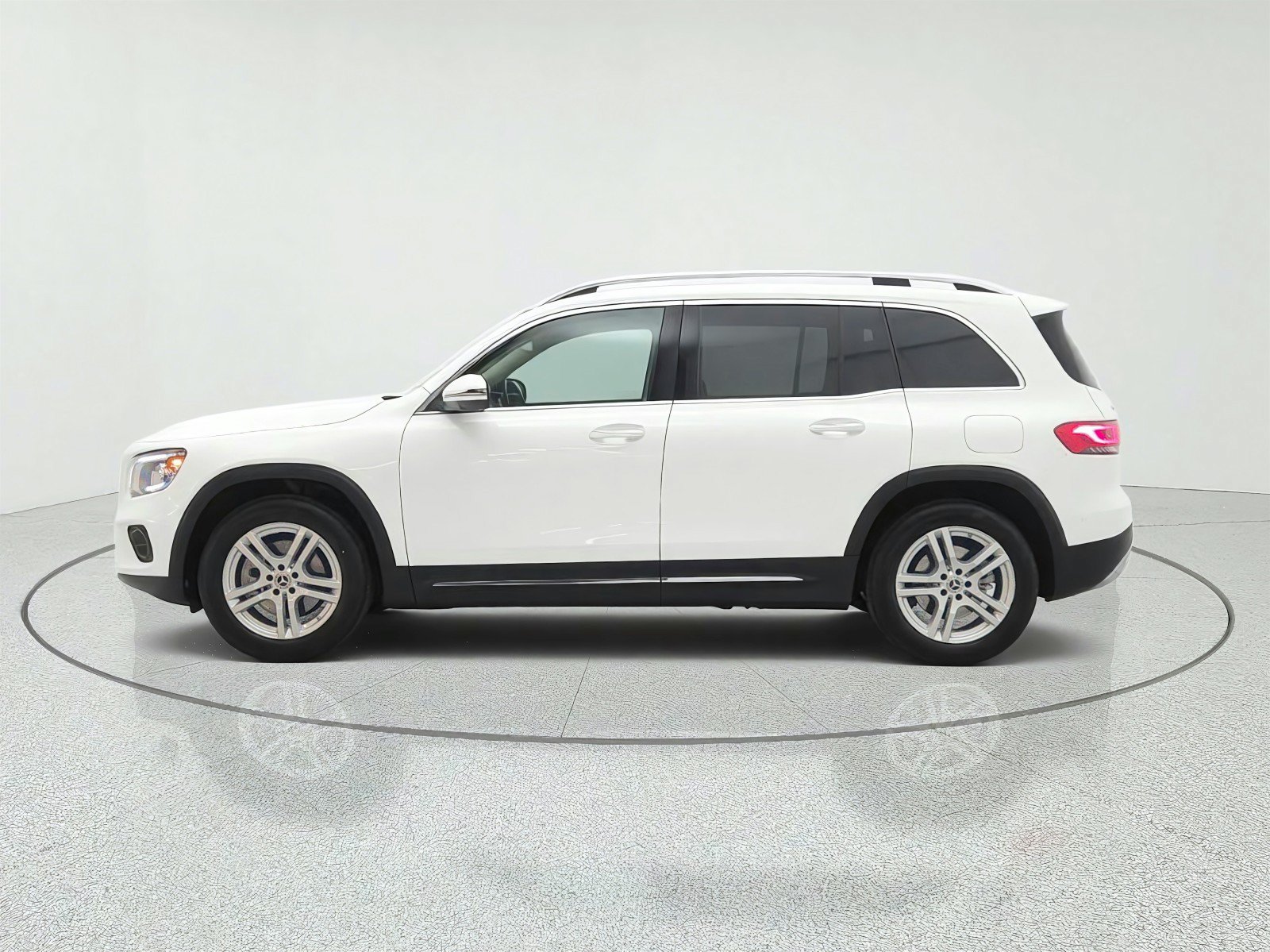Used 2023 Mercedes-Benz GLB 250 image 8