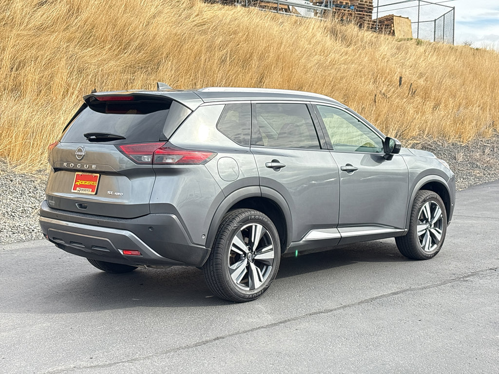 Used 2023 Nissan Rogue SL w/ SL Premium Package image 3