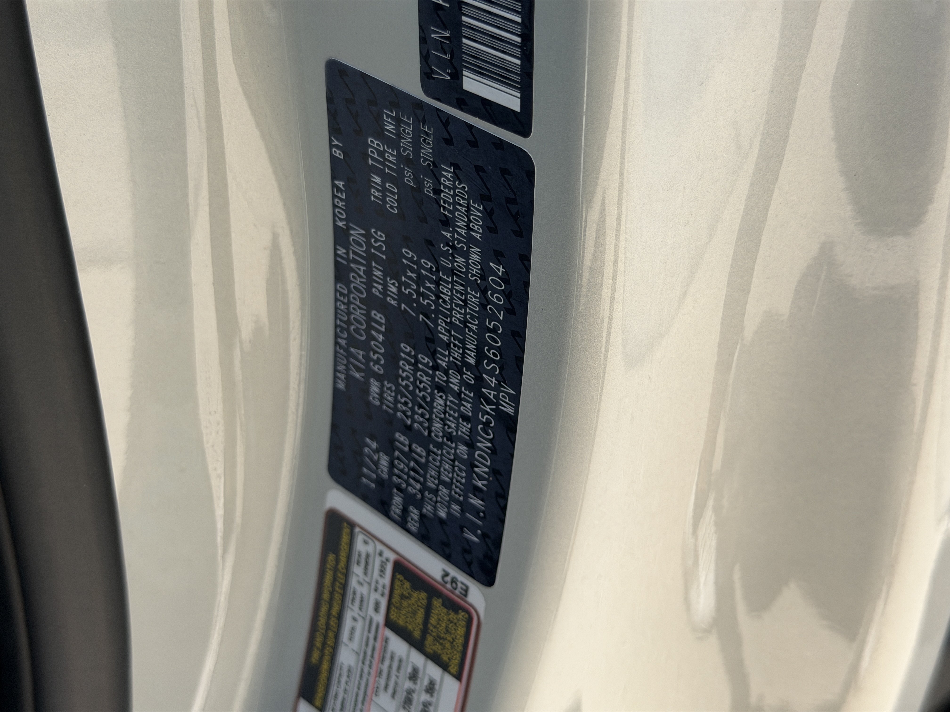 Certified 2025 Kia Carnival EX FWD image 31