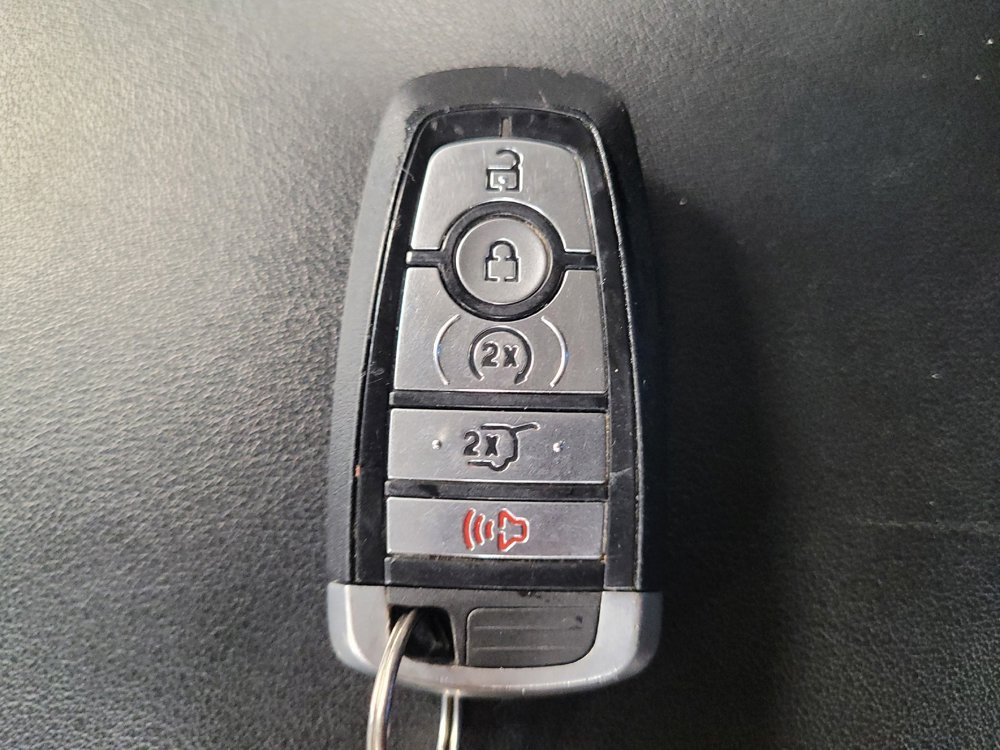 Used 2024 Ford Edge Titanium AWD/4WD image 32