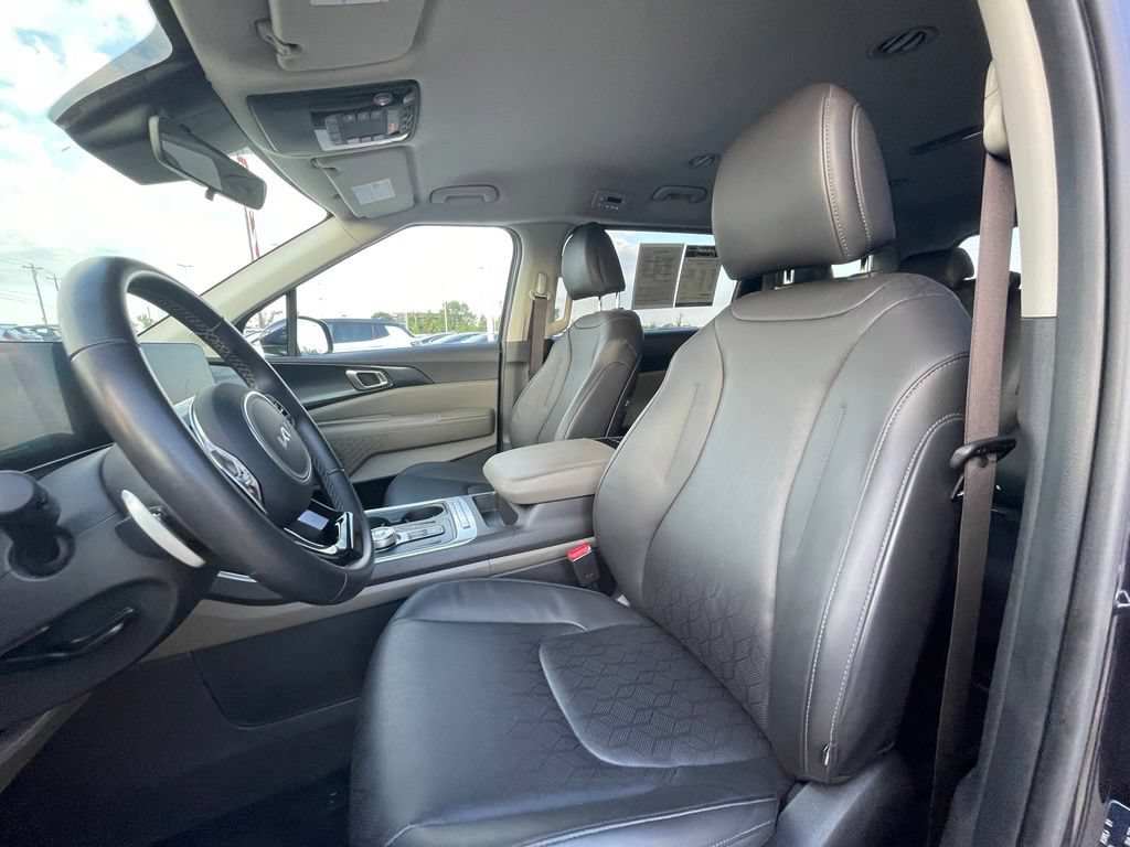 Used 2026 Kia Carnival LXS FWD image 20