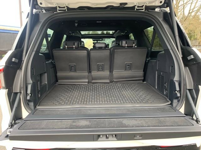 New 2026 Lincoln Navigator L Black Label AWD/4WD image 5