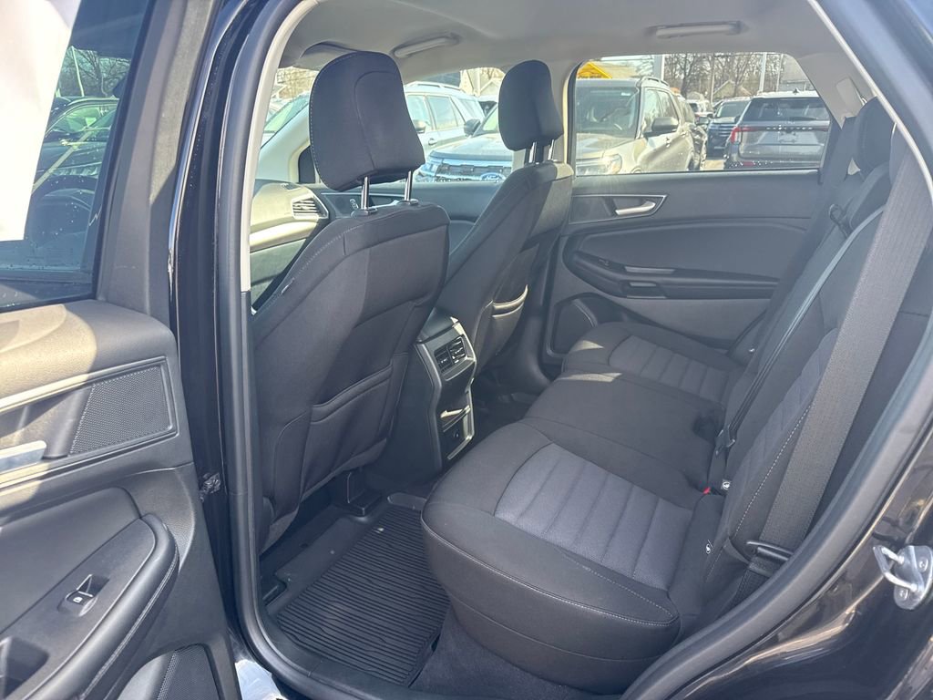Used 2024 Ford Edge SE image 13