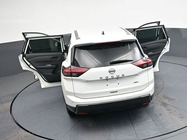 Used 2024 Nissan Rogue S image 36