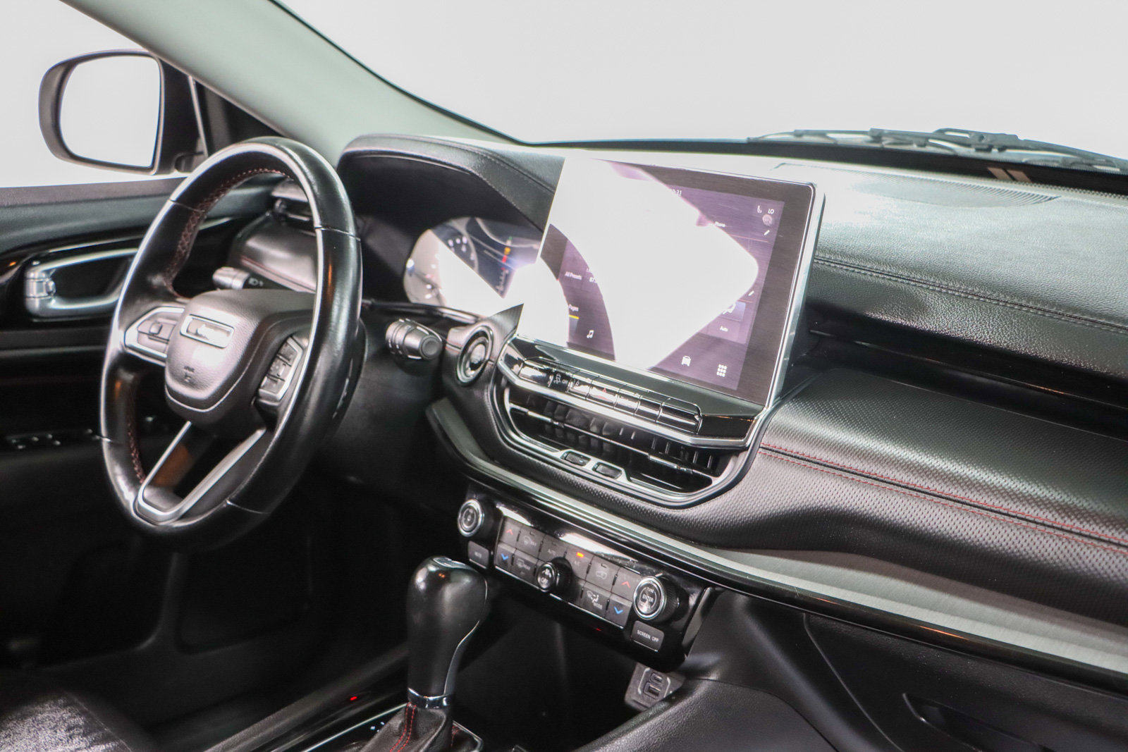 Used 2022 Jeep Compass Trailhawk w/ Trailhawk Convenience Group image 25