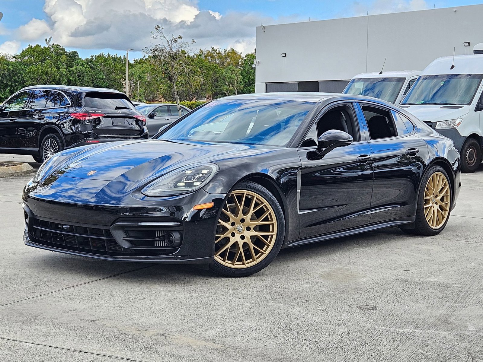 Used 2023 Porsche Panamera Platinum Edition video 1
