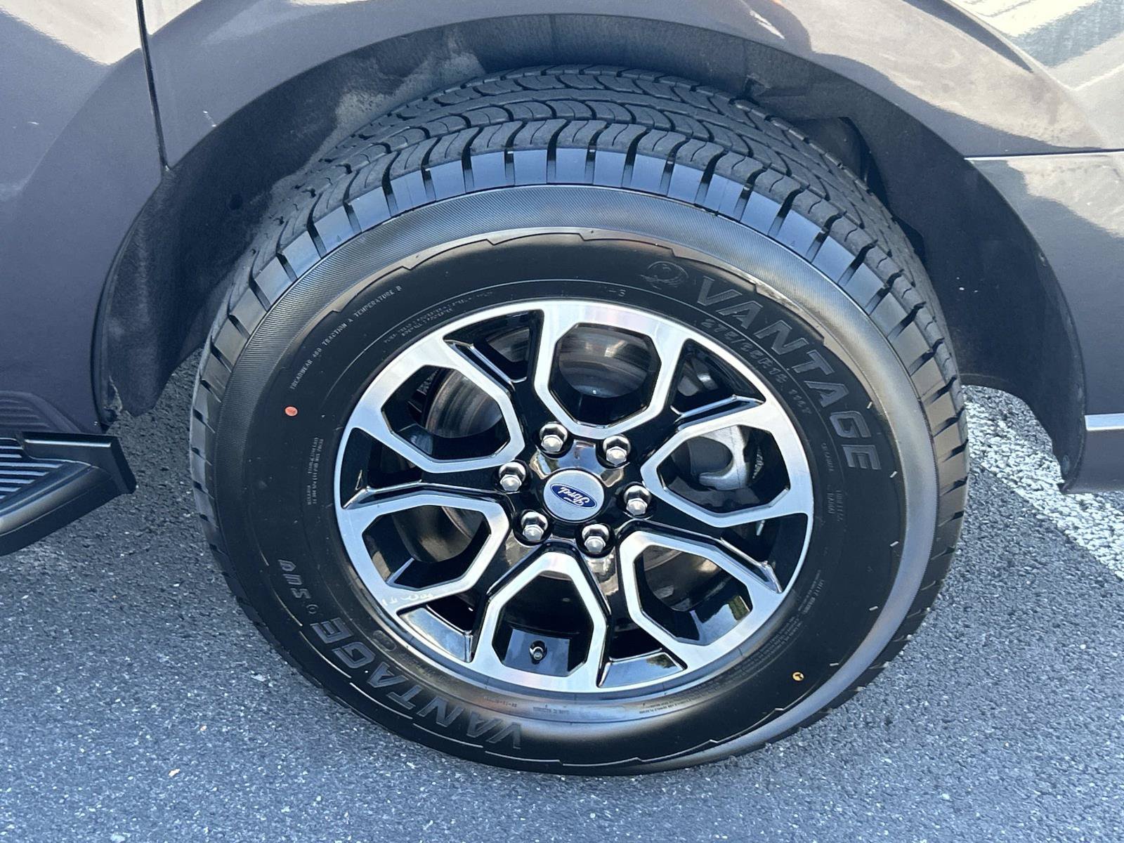 Used 2024 Ford Expedition Max XLT RWD image 17