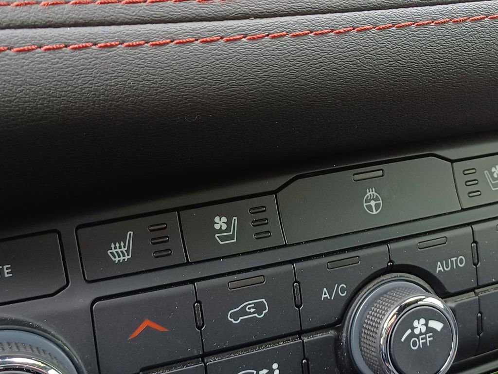 Used 2023 Dodge Durango GT AWD/4WD image 28
