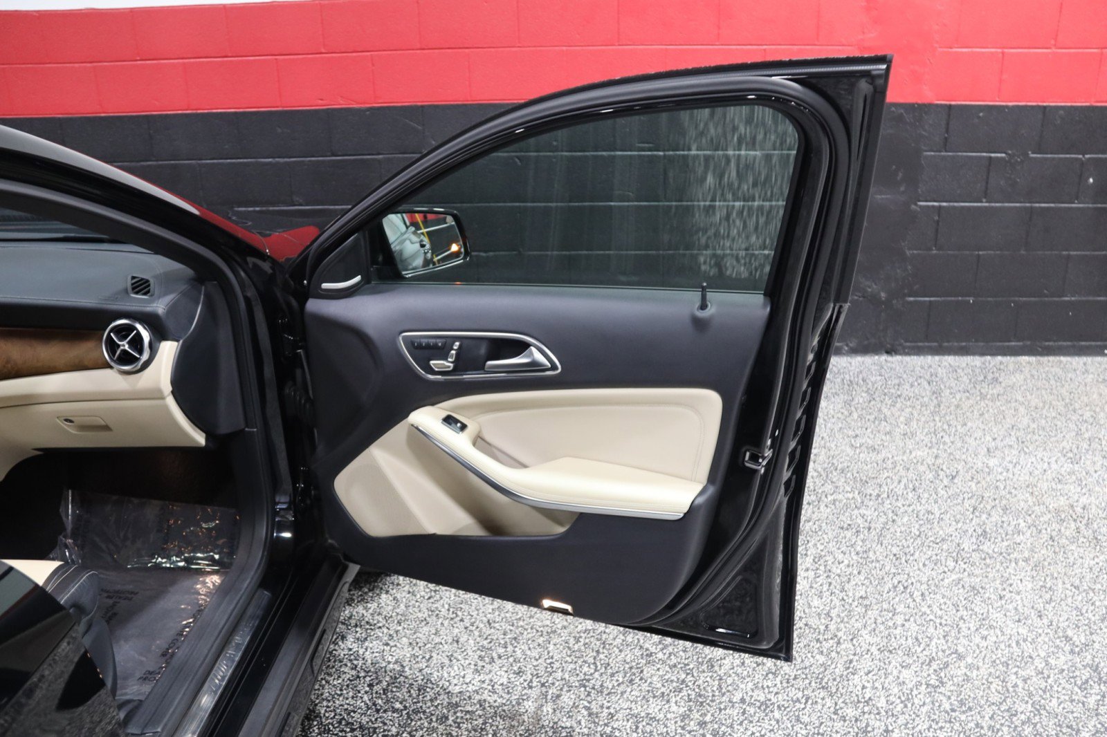 Used 2018 Mercedes-Benz GLA 45 AMG 4MATIC w/ Multimedia Package image 44