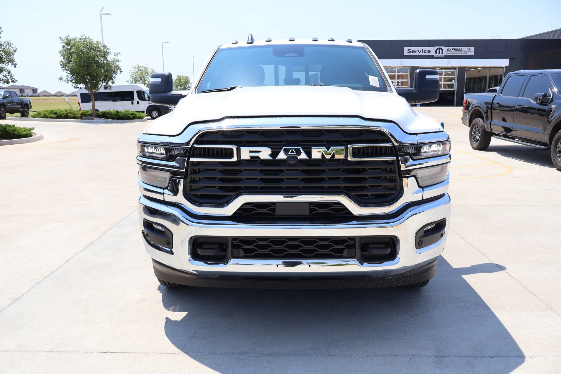 New 2026 RAM 3500 Tradesman AWD/4WD image 9