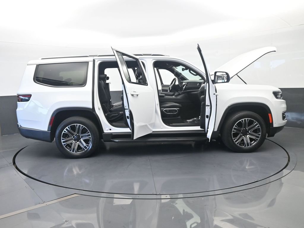 Used 2022 Jeep Wagoneer Series III RWD image 77