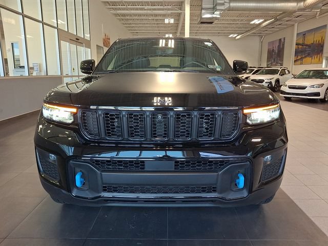 Used 2023 Jeep Grand Cherokee Trailhawk w/ Luxury Tech Group III AWD/4WD image 2