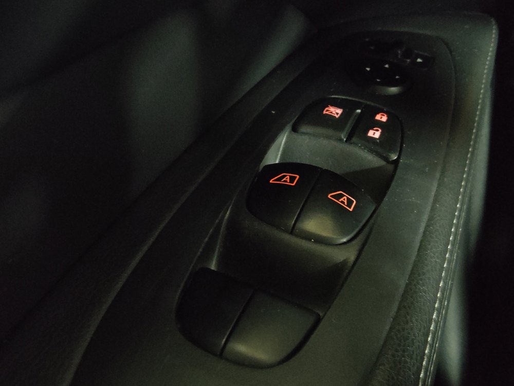 Used 2020 Nissan Pathfinder SL image 27