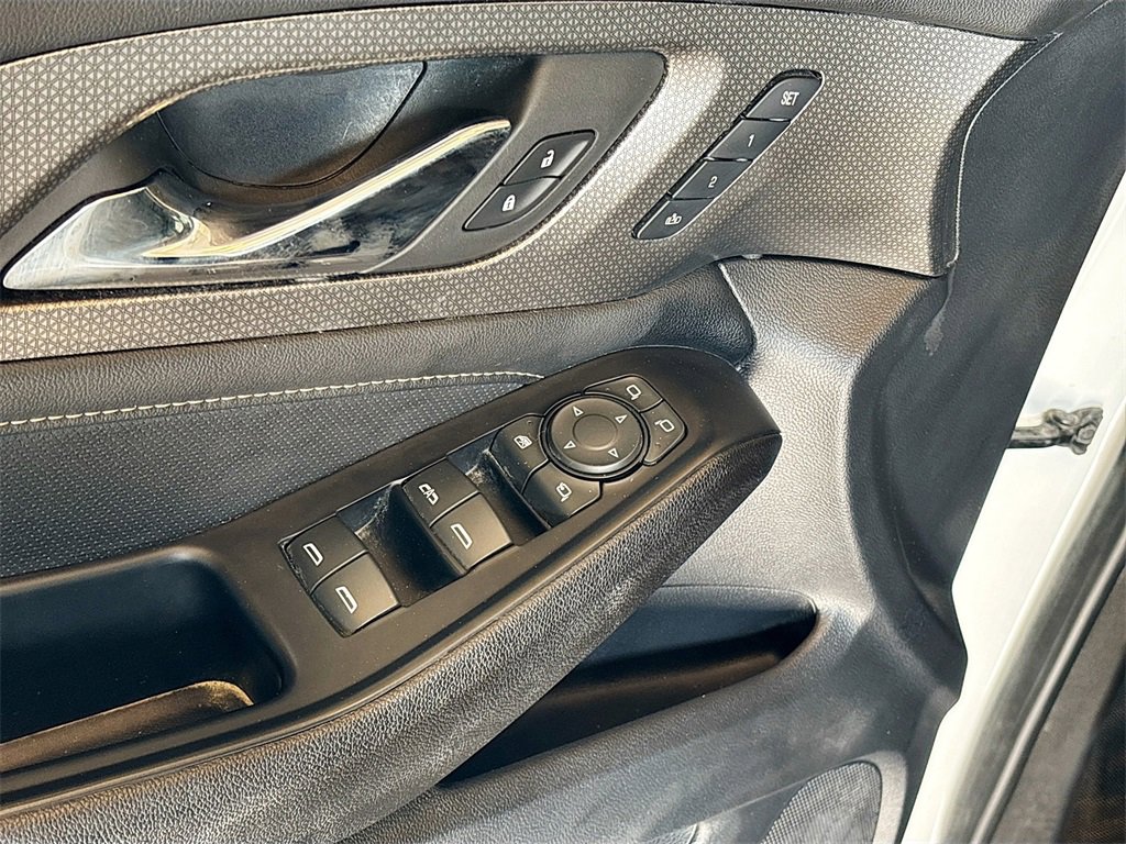 Used 2023 Chevrolet Traverse Premier w/ Redline Edition image 18